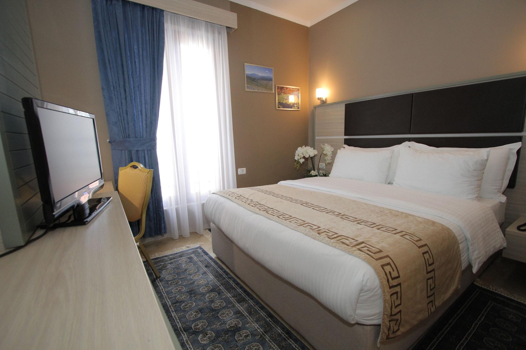 Capital Tirana Hotel Bruci ภายนอก รูปภาพ