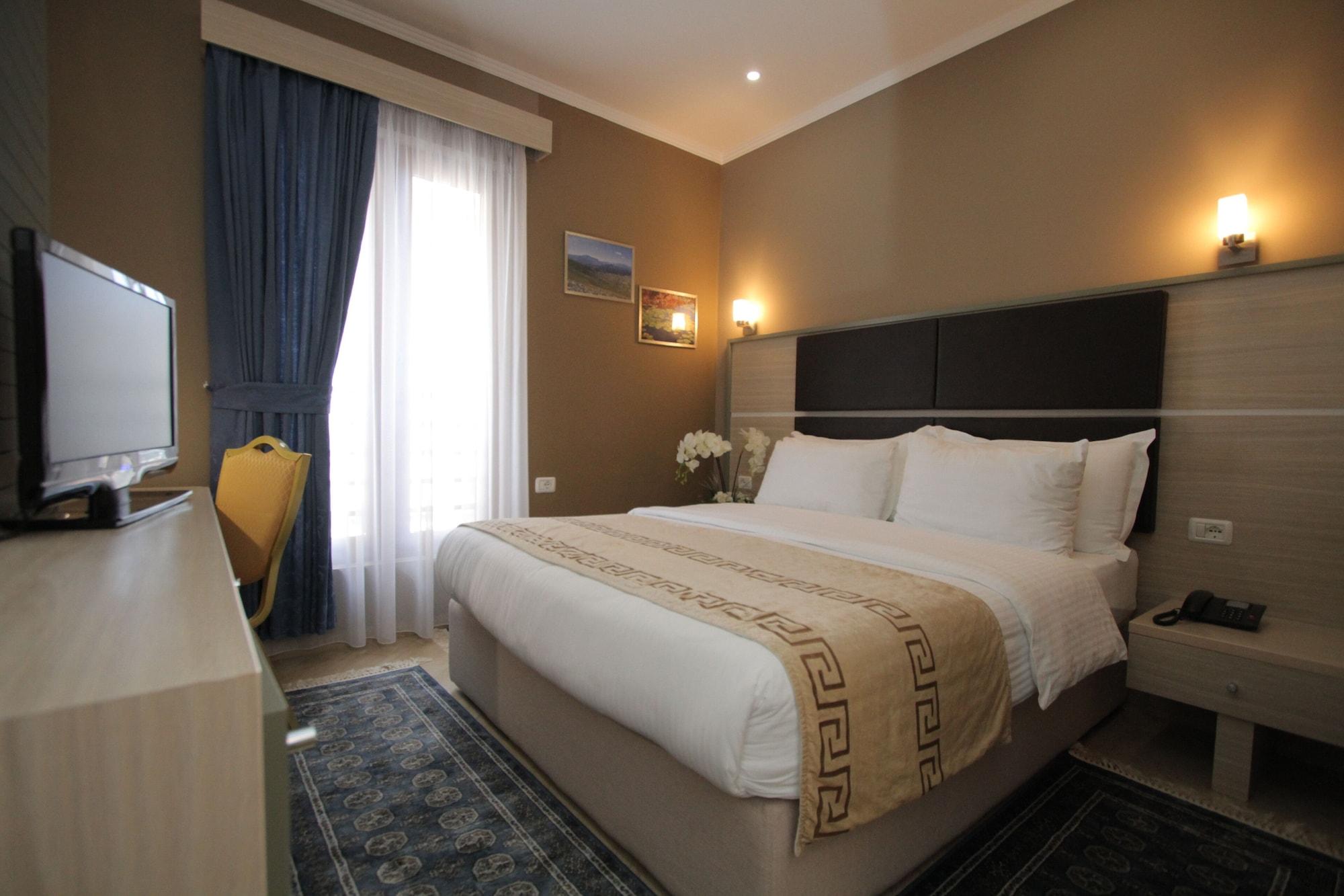 Capital Tirana Hotel Bruci ภายนอก รูปภาพ