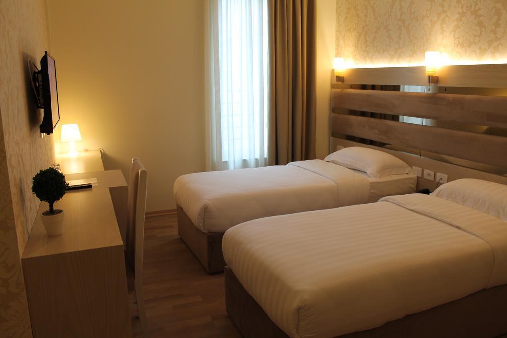 Capital Tirana Hotel Bruci ภายนอก รูปภาพ