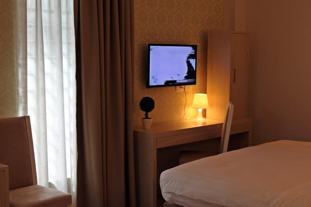Capital Tirana Hotel Bruci ภายนอก รูปภาพ