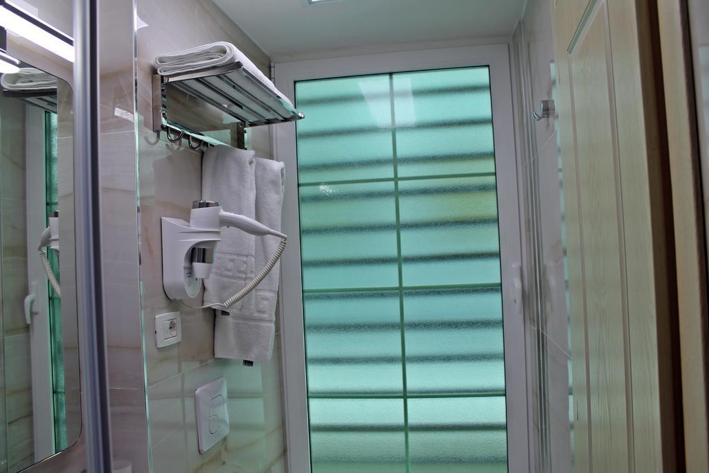 Capital Tirana Hotel Bruci ภายนอก รูปภาพ