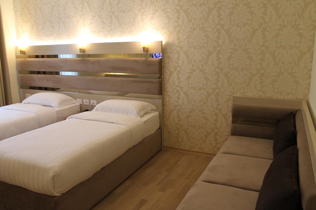 Capital Tirana Hotel Bruci ภายนอก รูปภาพ